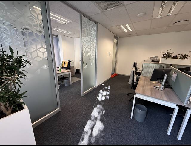 251M² OFFICE TO LET IN ROSEBANK